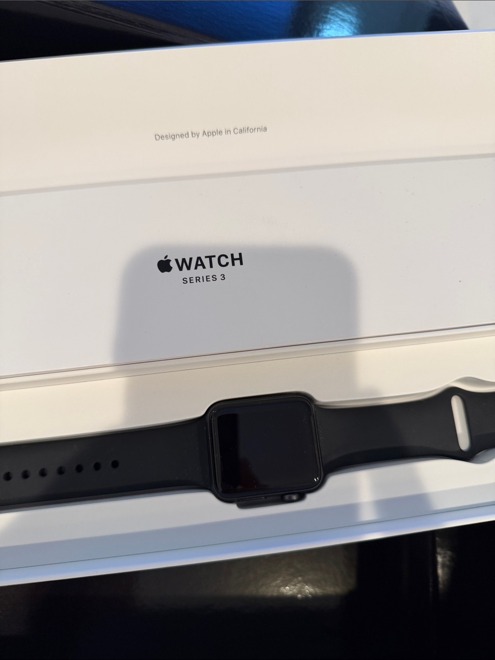 42 mm space Gray aluminum Apple Watch Series 3 Black Sport Band